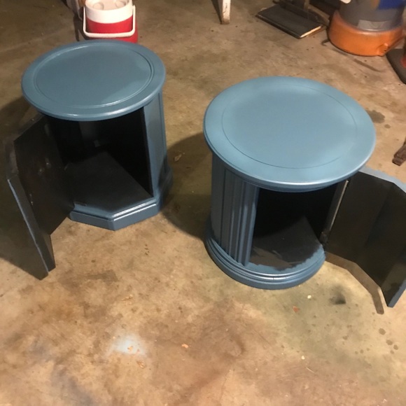 Vintage Refurbished side tables. - Picture 2 of 8
